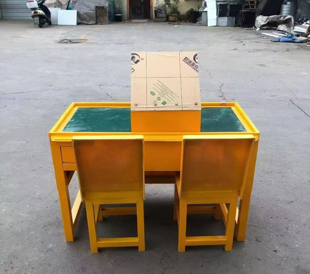东兰防静电导通桌井下煤矿火工品发放桌：危险品流转的安全守护者